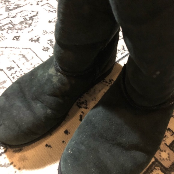 Black UGGS size 9 - Picture 7 of 7